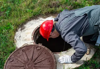 plumber-sewer-manhole-inspection-maintenance